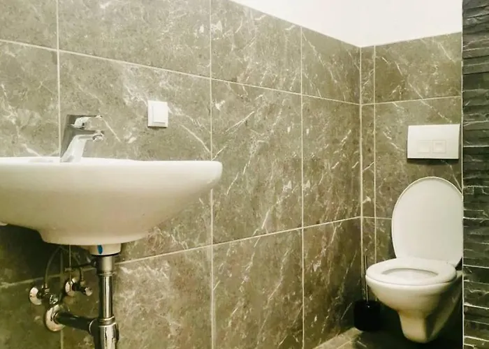 Double In Floridsdorf Area فندق